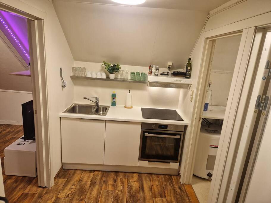 Smaller Apartment Next To Bridge ทรอมโซ ภายนอก รูปภาพ